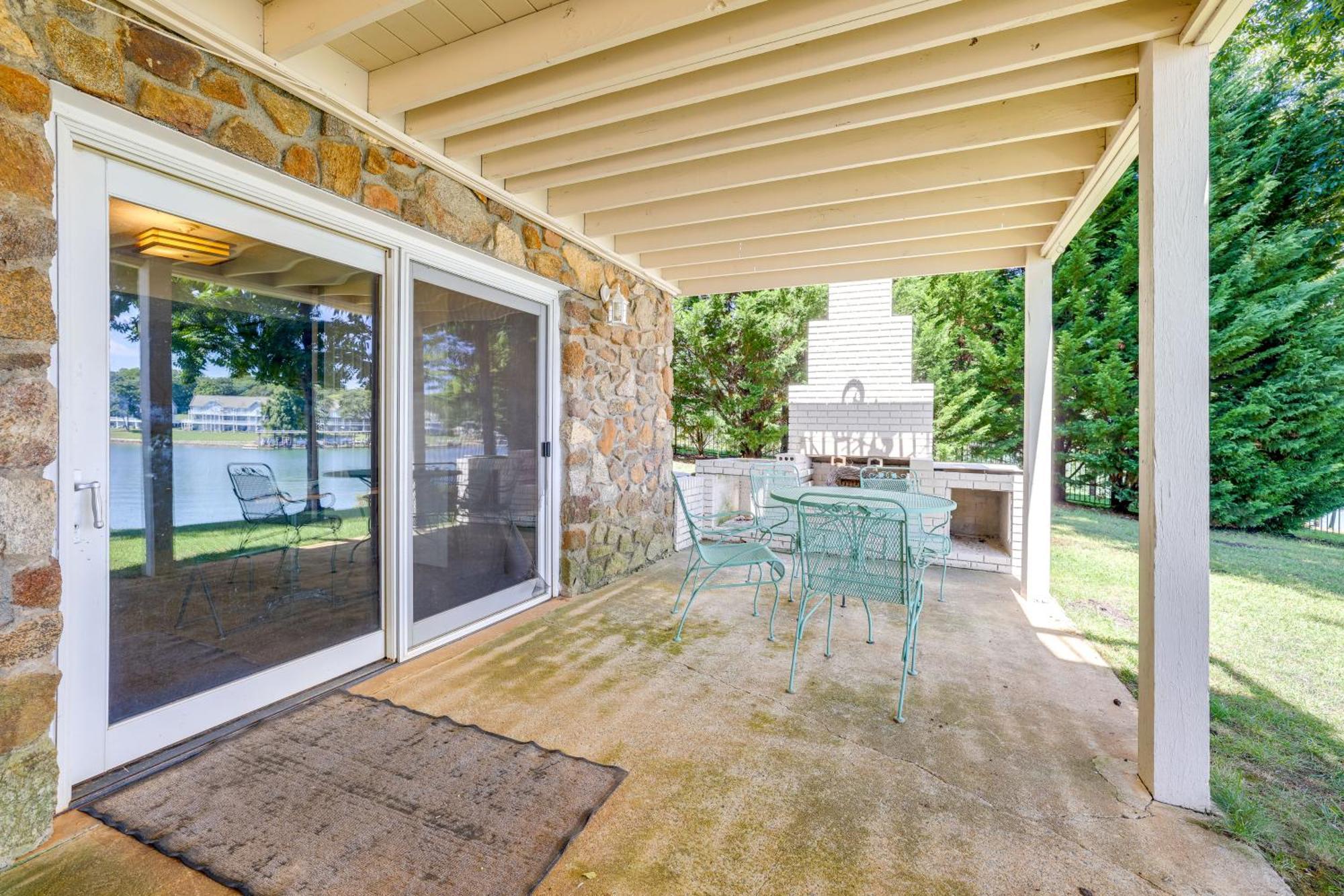 Smith Mountain Lake Retreat With Private Beach! Huddleston المظهر الخارجي الصورة