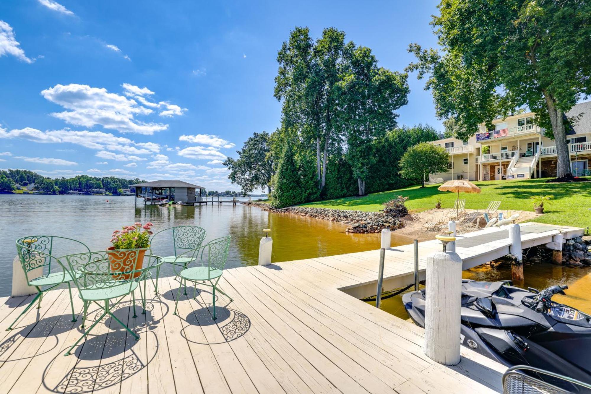 Smith Mountain Lake Retreat With Private Beach! Huddleston المظهر الخارجي الصورة