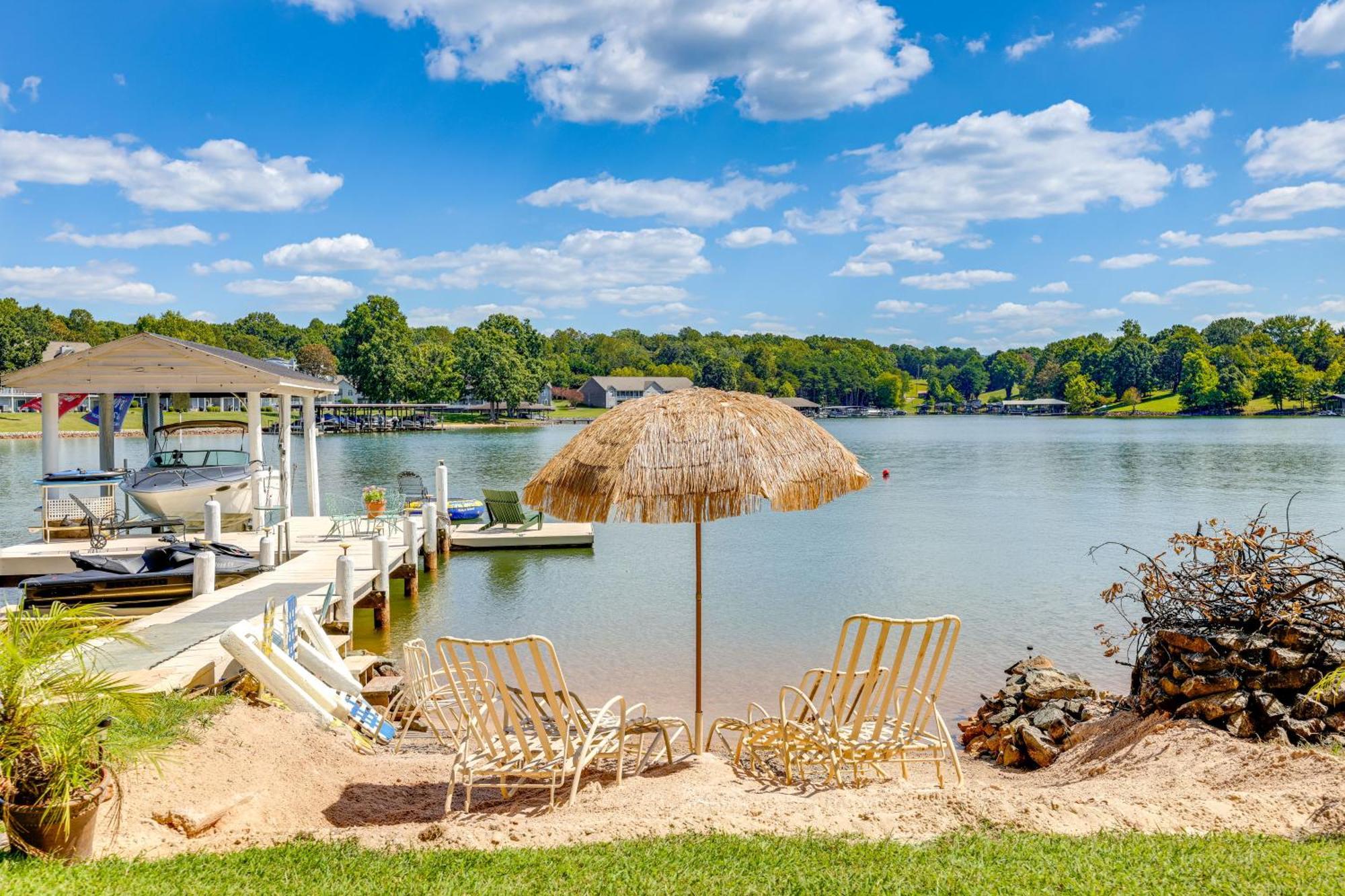 Smith Mountain Lake Retreat With Private Beach! Huddleston المظهر الخارجي الصورة