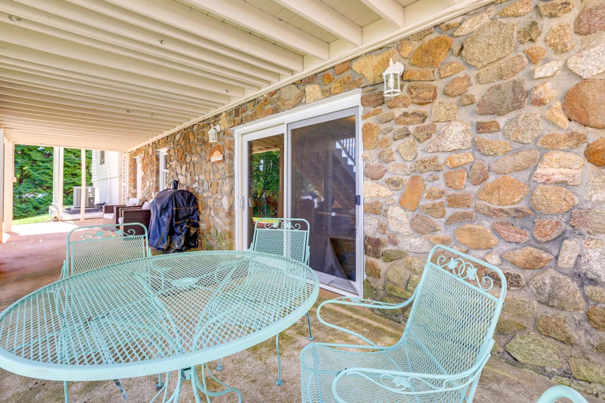 Smith Mountain Lake Retreat With Private Beach! Huddleston المظهر الخارجي الصورة