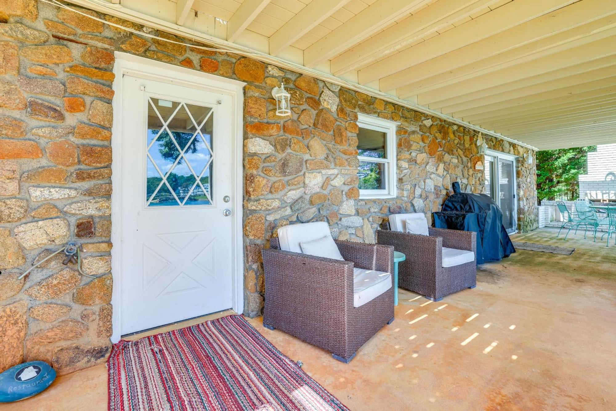 Smith Mountain Lake Retreat With Private Beach! Huddleston المظهر الخارجي الصورة